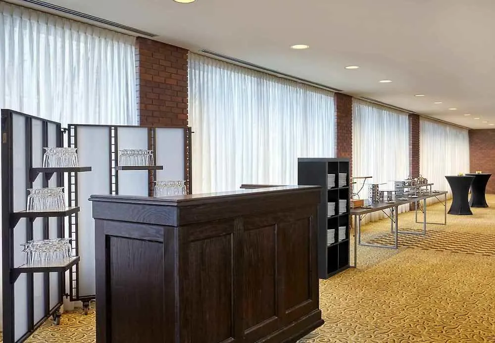 Delta Hotels By Marriott Calgary Downtown 4*,  Canada