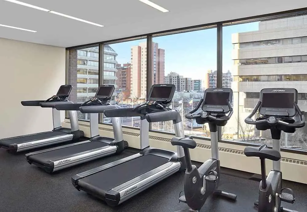 Delta Hotels By Marriott Calgary Downtown 4*,
