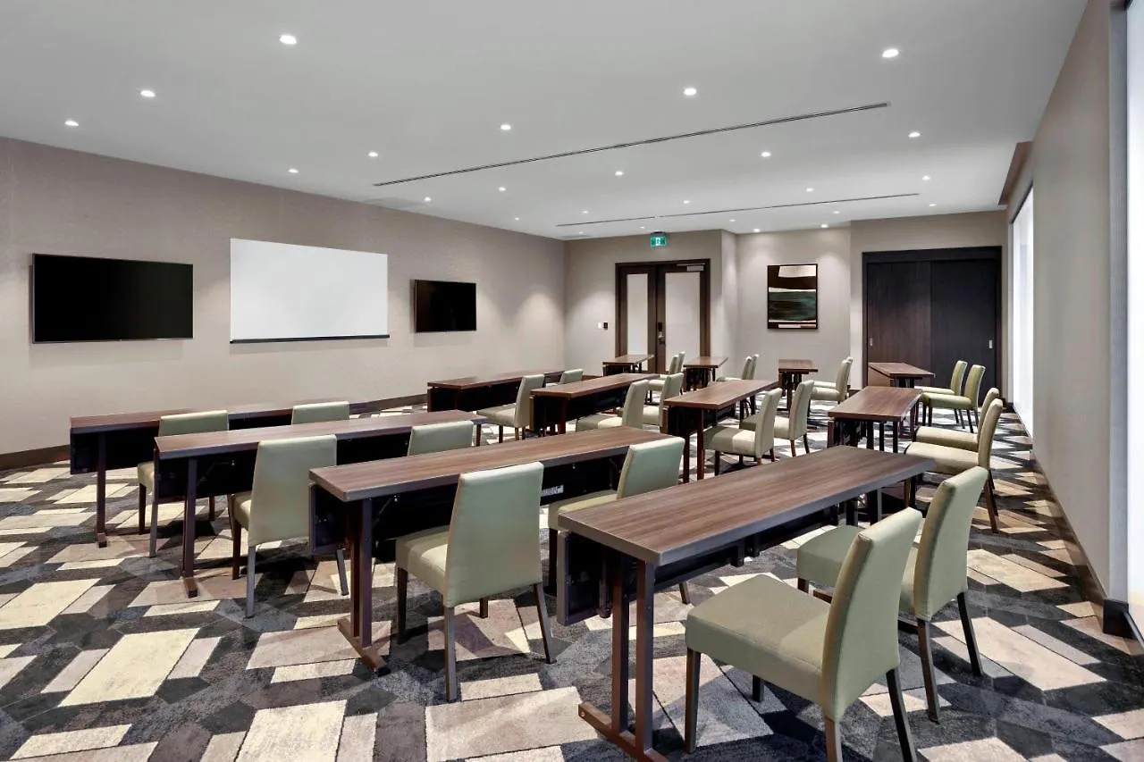 Delta Hotels By Marriott Calgary Downtown 4*,