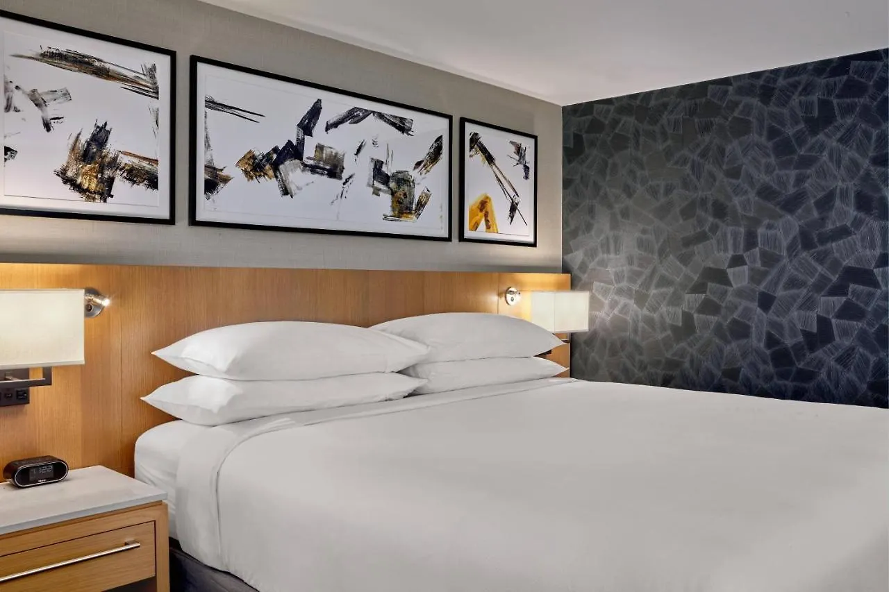 Delta Hotels By Marriott Calgary Downtown 4*,  Canada