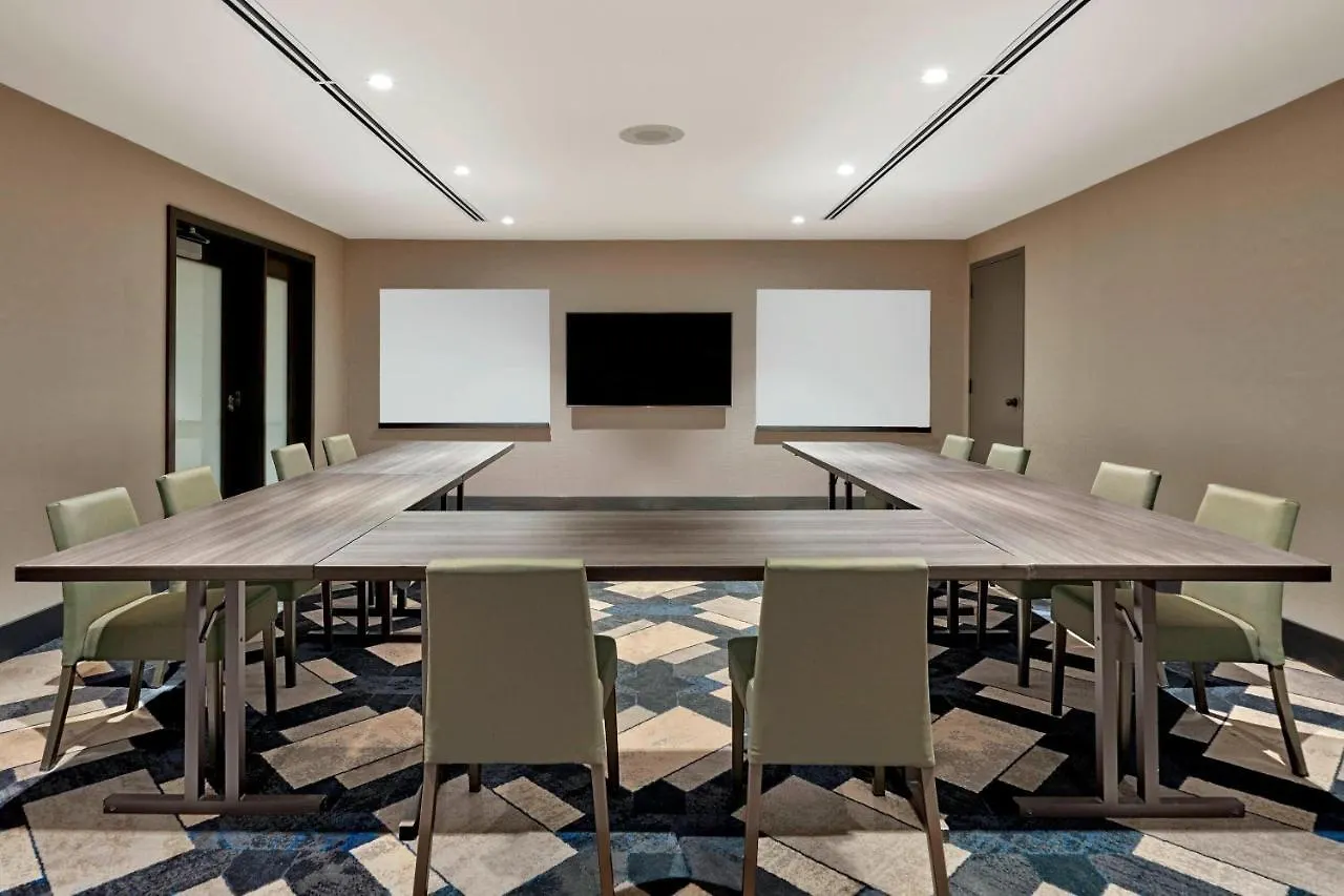 Delta Hotels By Marriott Calgary Downtown 4*,  Canada